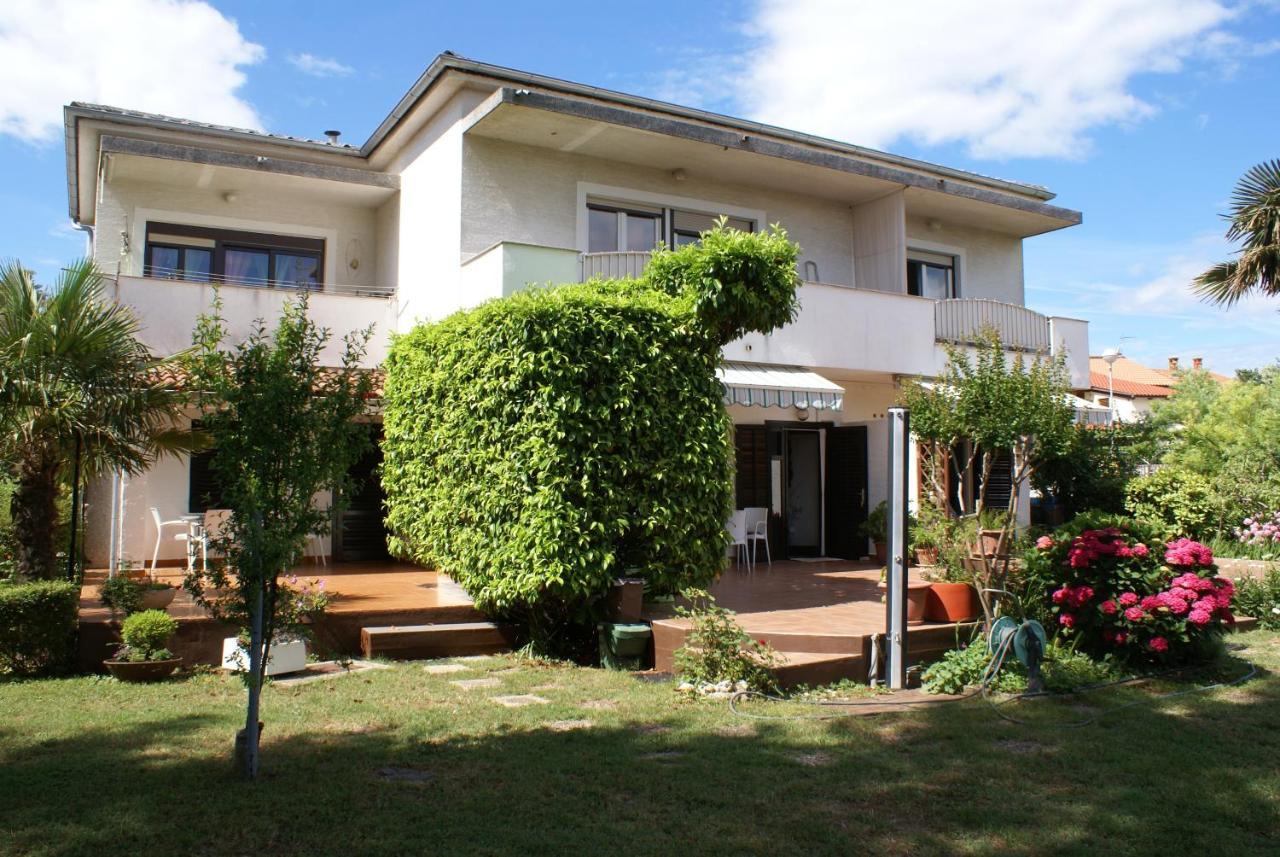 Apartments Dubravka Крк Екстер'єр фото