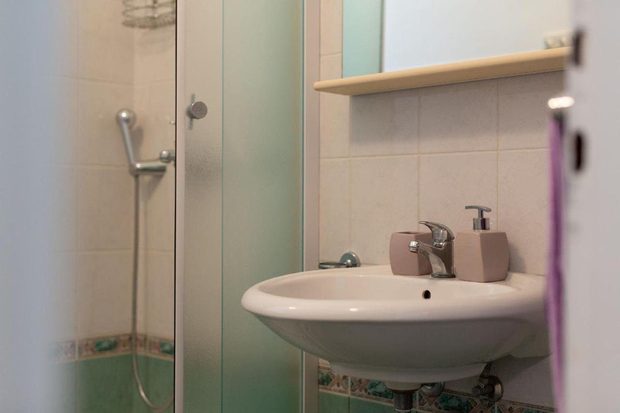 Apartments Dubravka Крк Екстер'єр фото